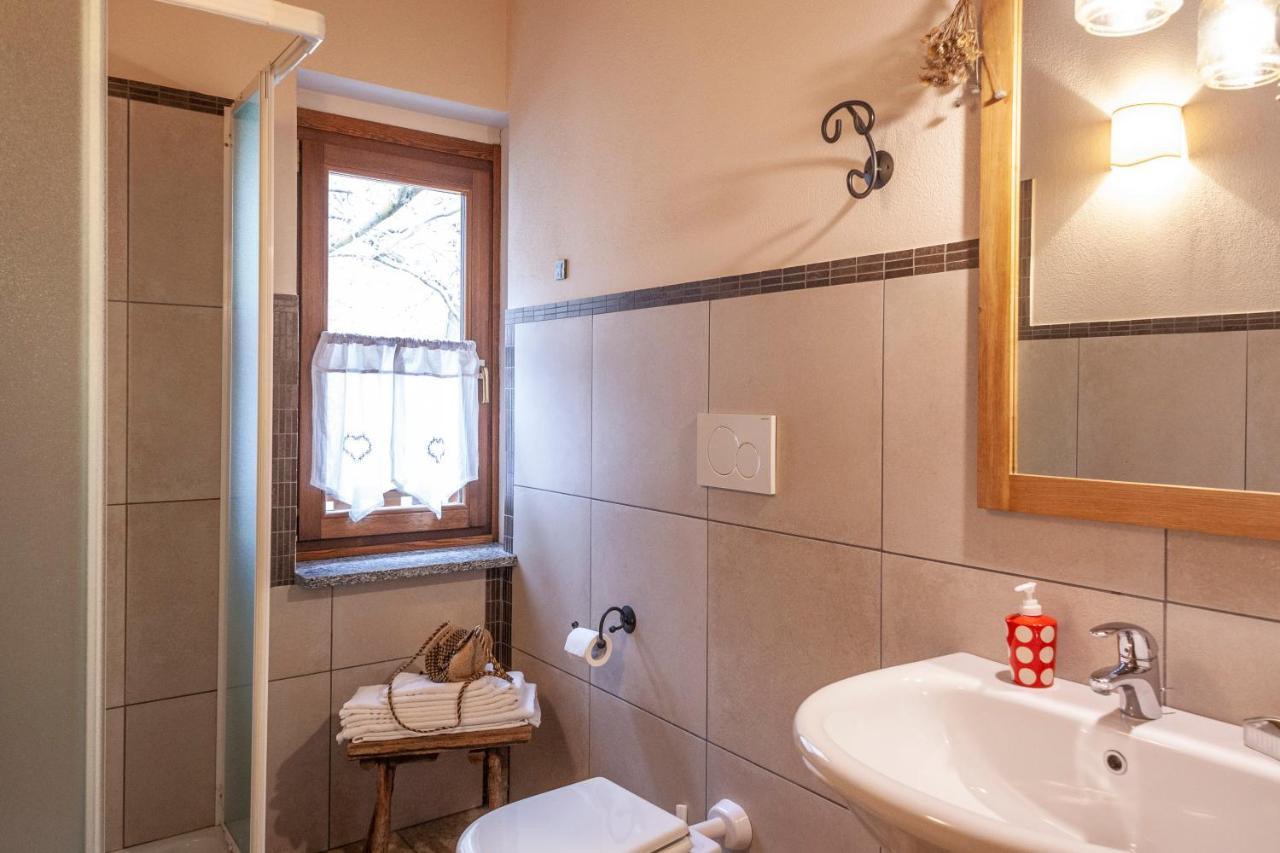 Maison Le Champ B&B Questa Casa Non E Un Albergo La Salle Zewnętrze zdjęcie