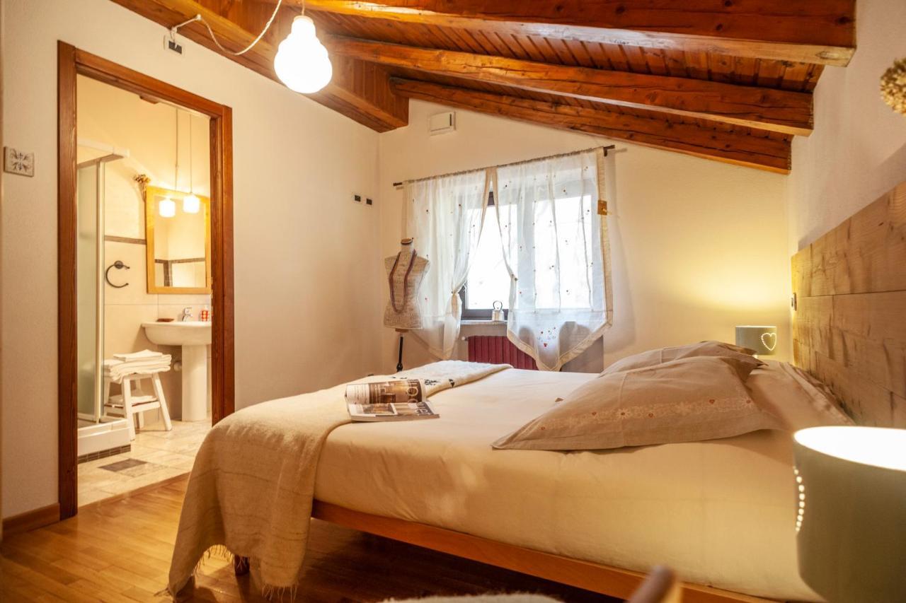Maison Le Champ B&B Questa Casa Non E Un Albergo La Salle Zewnętrze zdjęcie