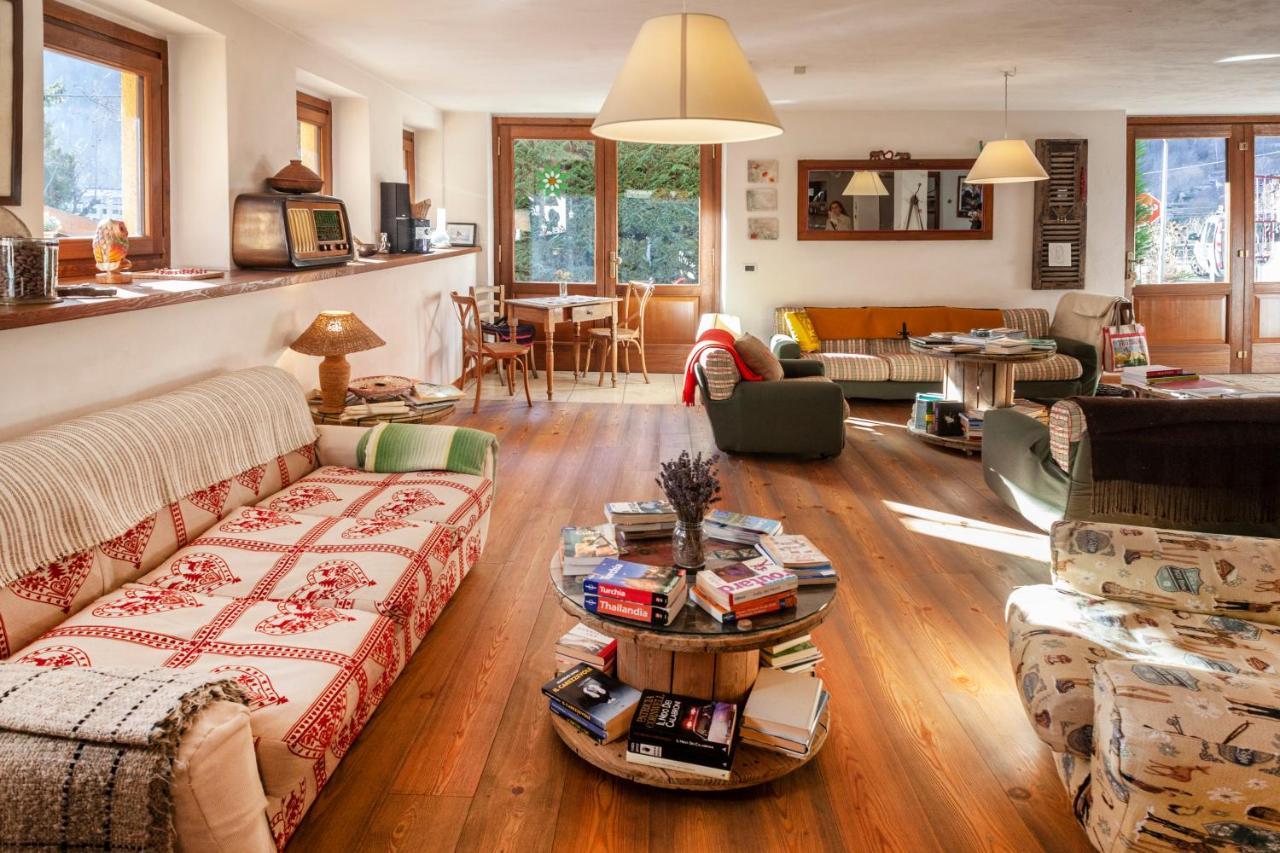 Maison Le Champ B&B Questa Casa Non E Un Albergo La Salle Zewnętrze zdjęcie
