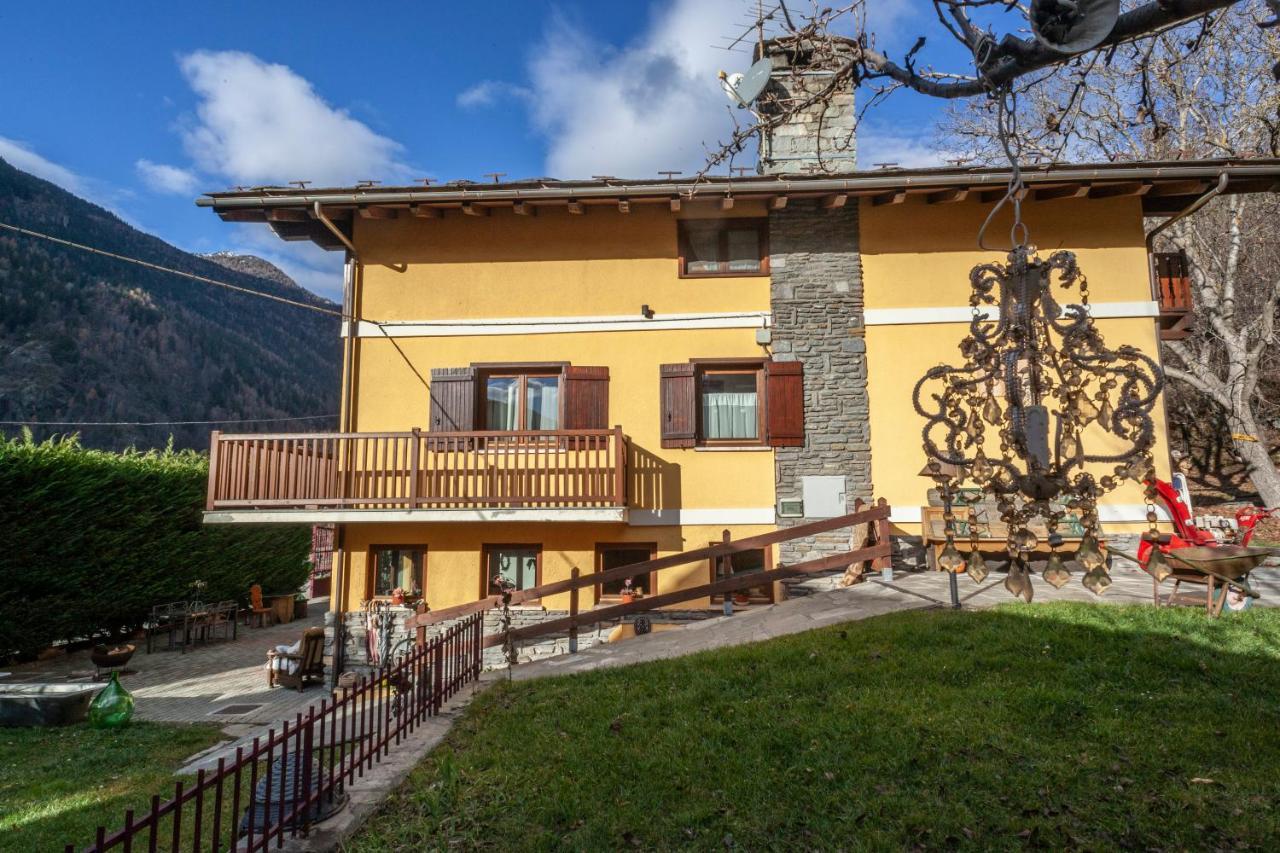 Maison Le Champ B&B Questa Casa Non E Un Albergo La Salle Zewnętrze zdjęcie