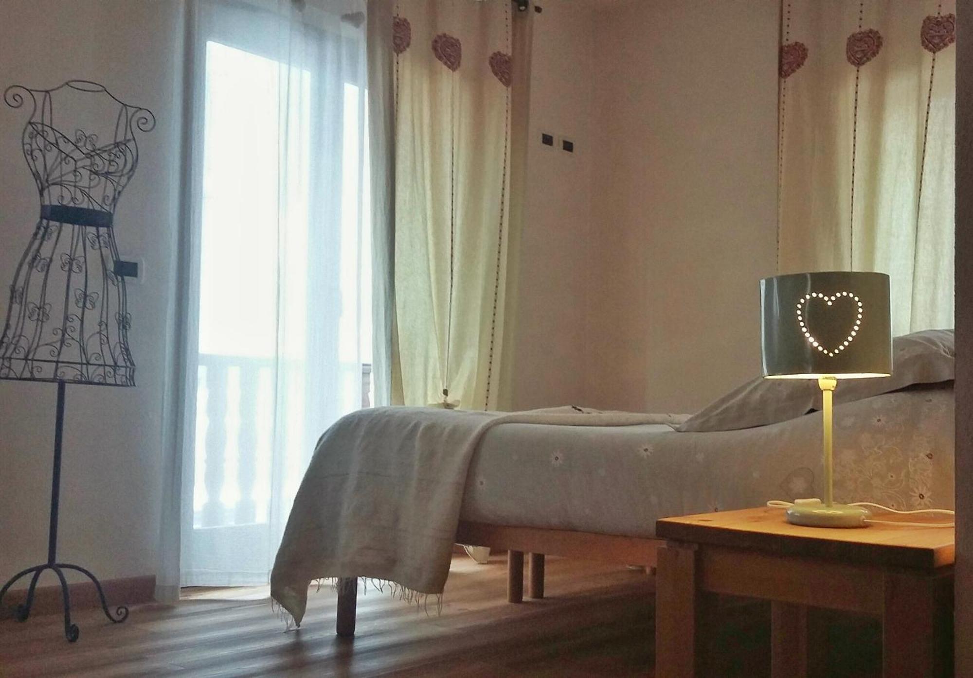 Maison Le Champ B&B Questa Casa Non E Un Albergo La Salle Zewnętrze zdjęcie